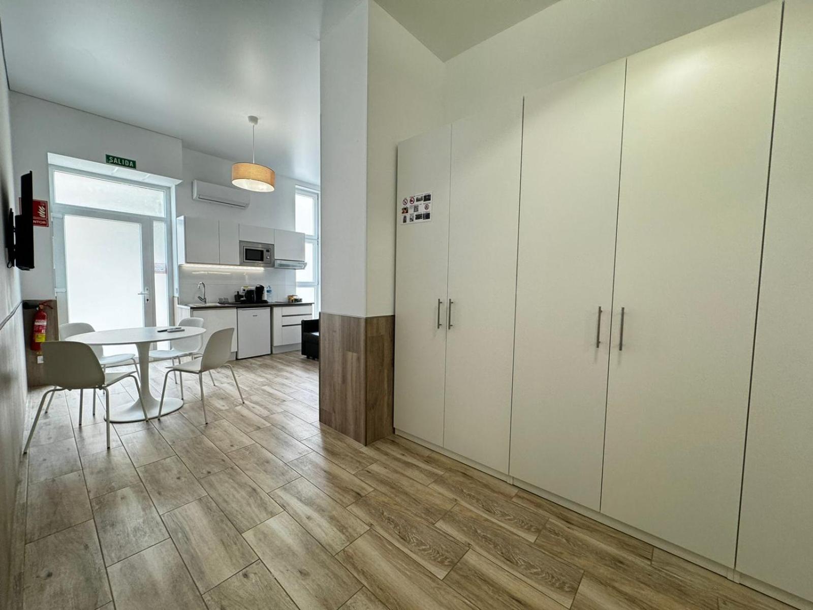 Moderno Apartamento Del Arquitecto Aparthotel Valencia Exterior photo