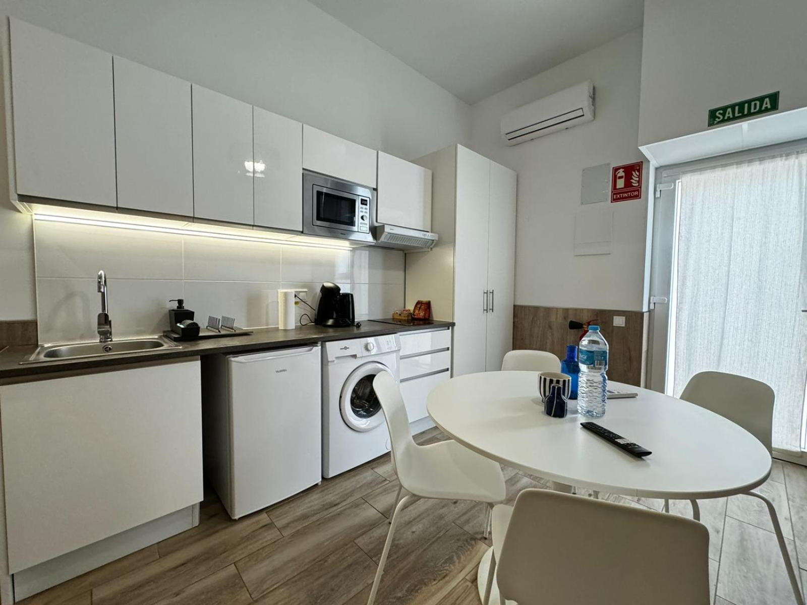 Moderno Apartamento Del Arquitecto Aparthotel Valencia Exterior photo