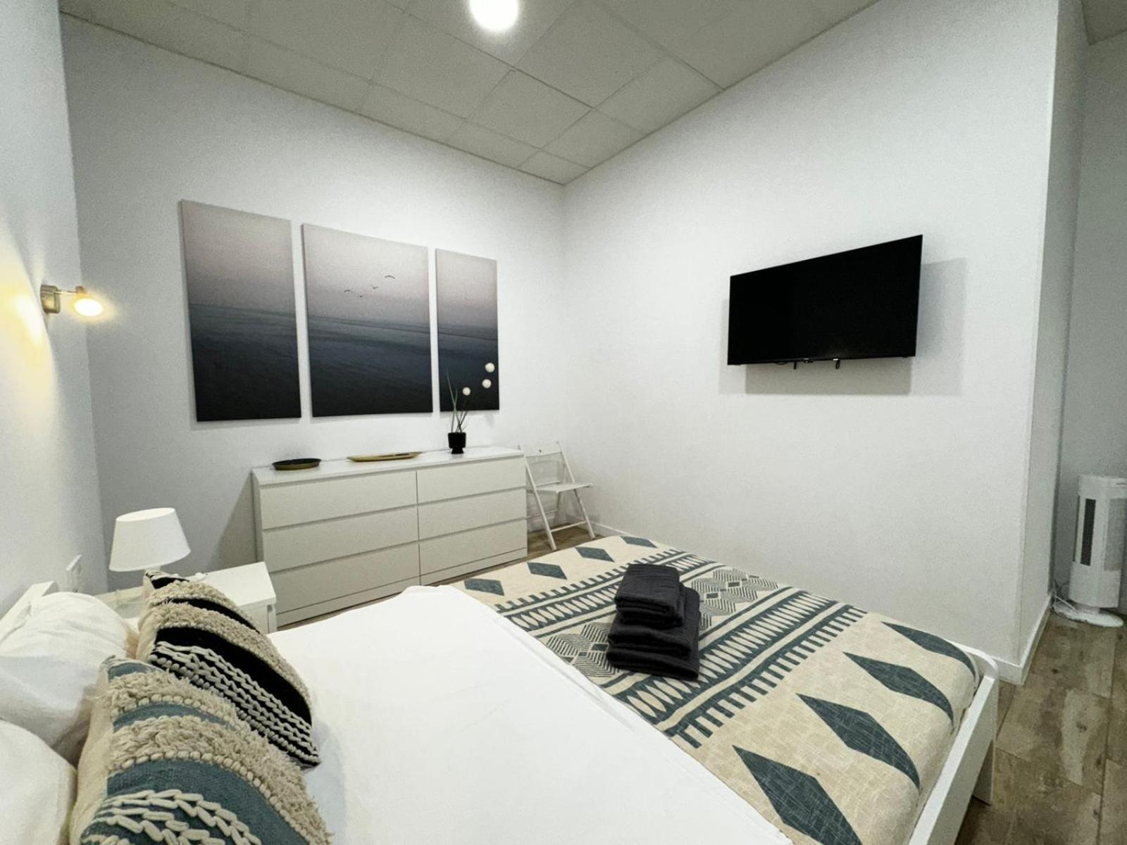 Moderno Apartamento Del Arquitecto Aparthotel Valencia Exterior photo